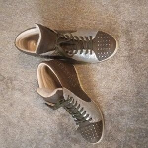 Koolaburra by UGG Kenny studded wedges